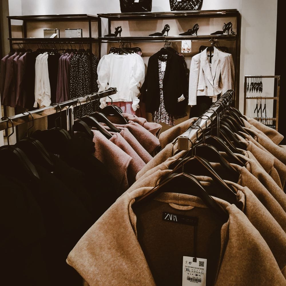 Retail promotion scheduled across stores from one pricing record