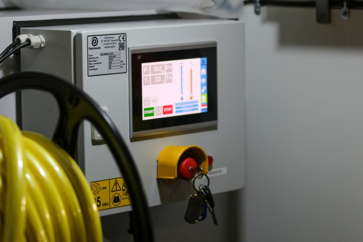Terminal screen where the next job is picked up and released